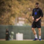 The Masked Marksman: Robert Lewandowski Ready for Battle at San Mamés