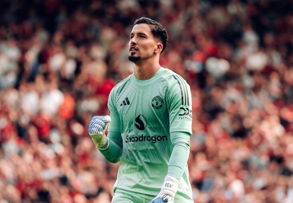 Süper Lig Return Beckons: Altay Bayındır Expected to Head Manchester United Exit List